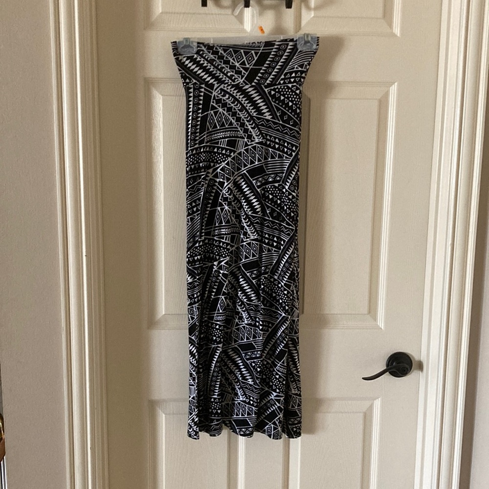 Charlotte Russe Black White Geometric Print Maxi Skirt Stretch Small Like New